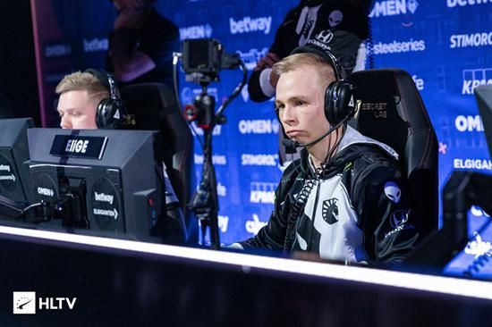 全新 Nintendo Switch 2 Mario Kart 主机同捆套装现已上市